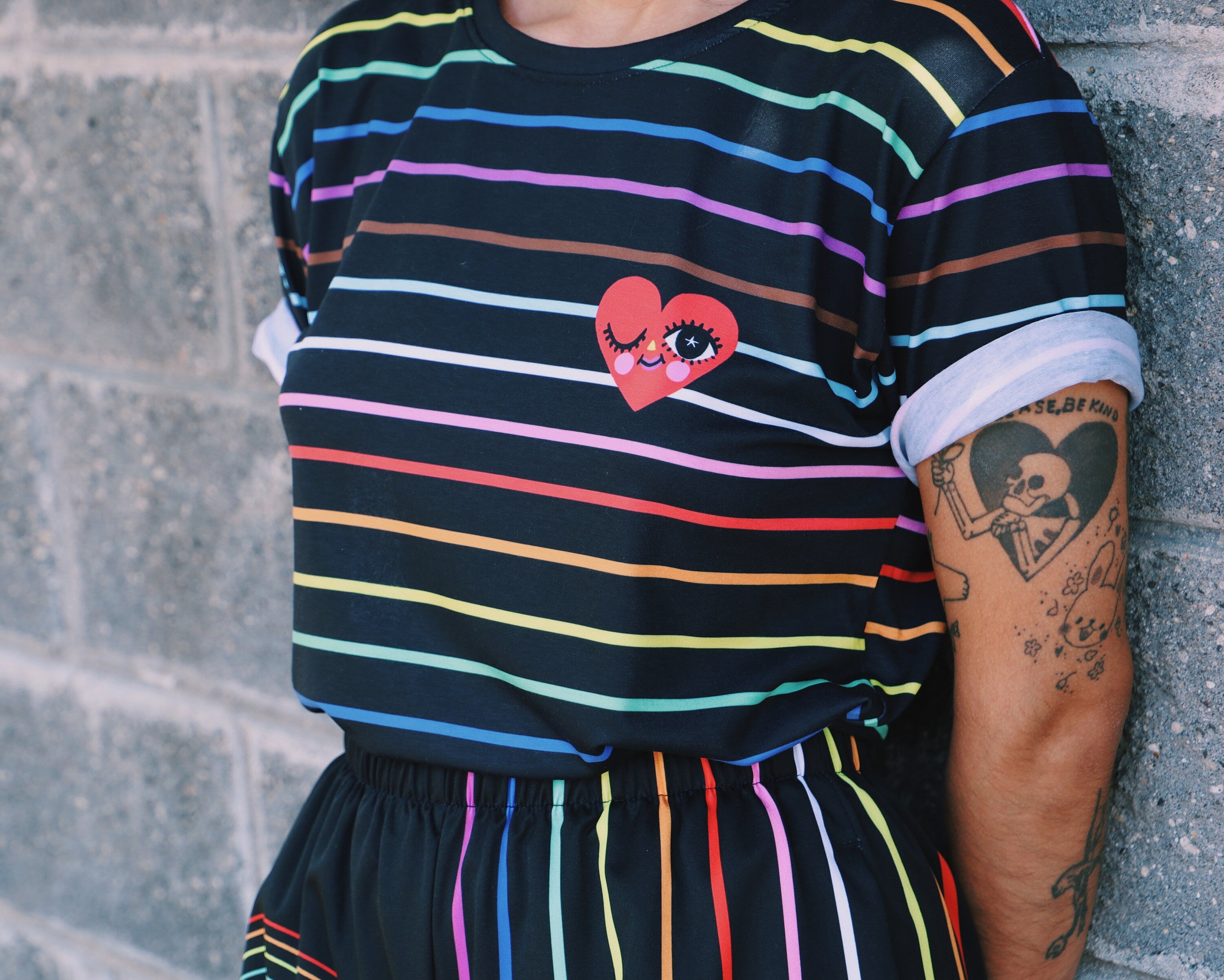 Rainbow & Heart - T-shirt