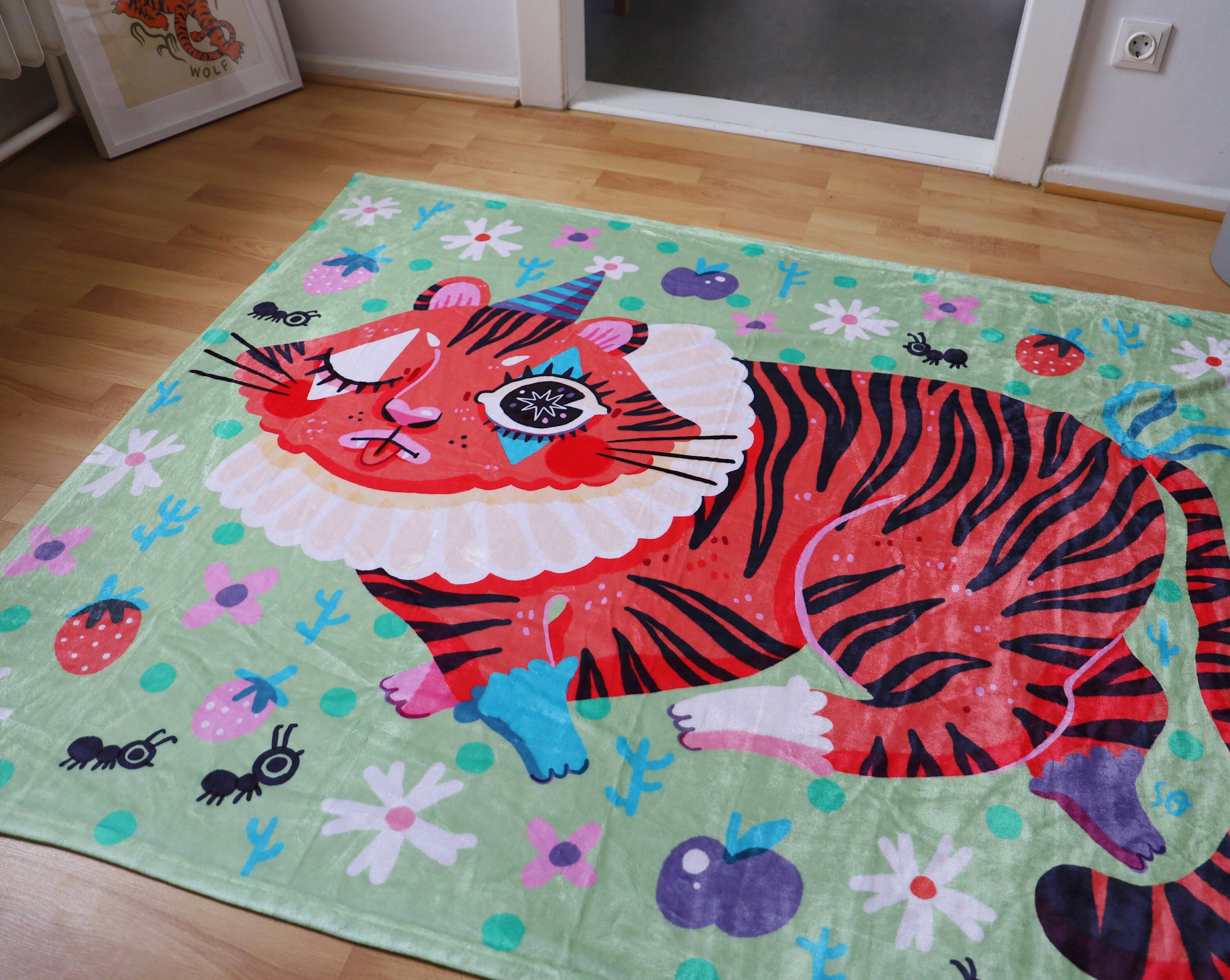 Clown Tiger - Throw Blanket